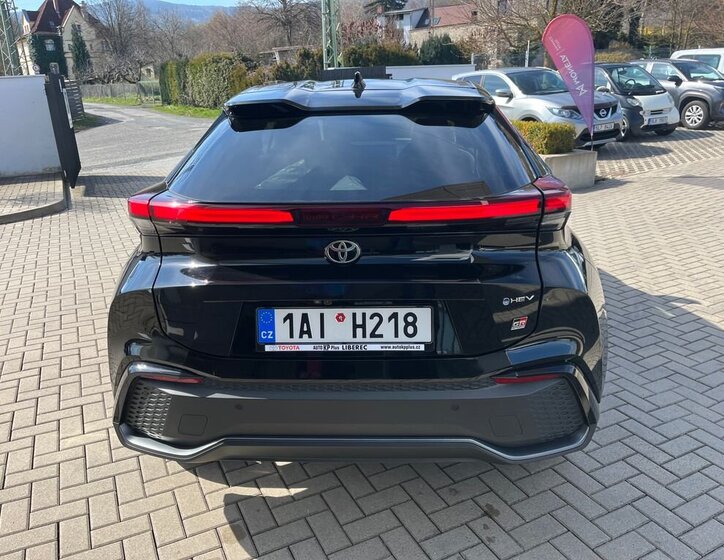 Toyota C-HR SUV / Terénní 2,0 l 112 kw