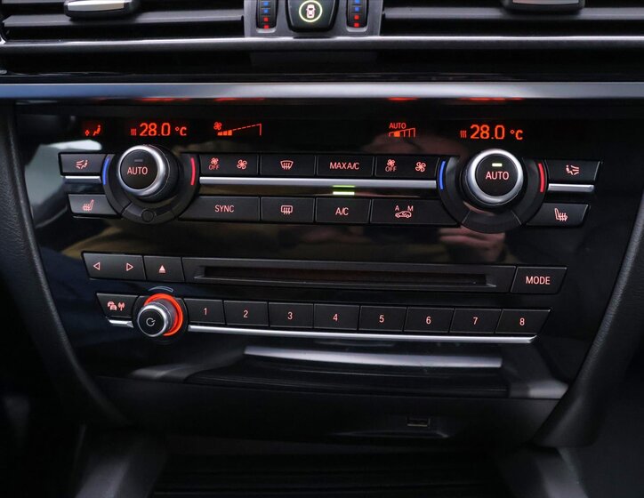 BMW X5 SUV 3,0 l 230 kw