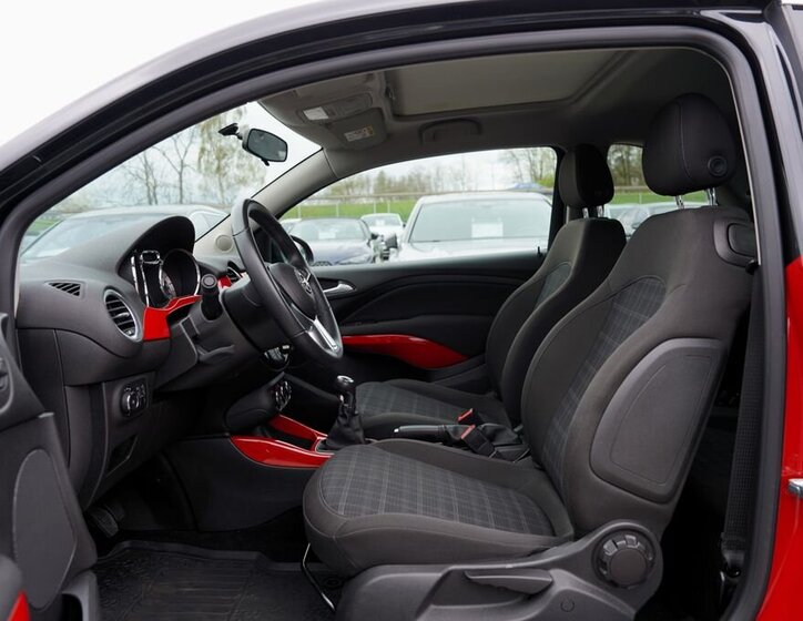 Opel Adam Hatchback 1,4 l 64 kw