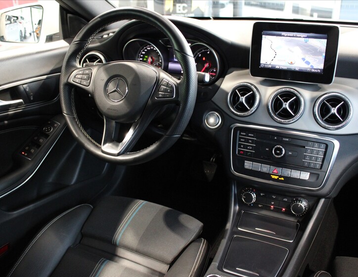 Mercedes-Benz CLA 11