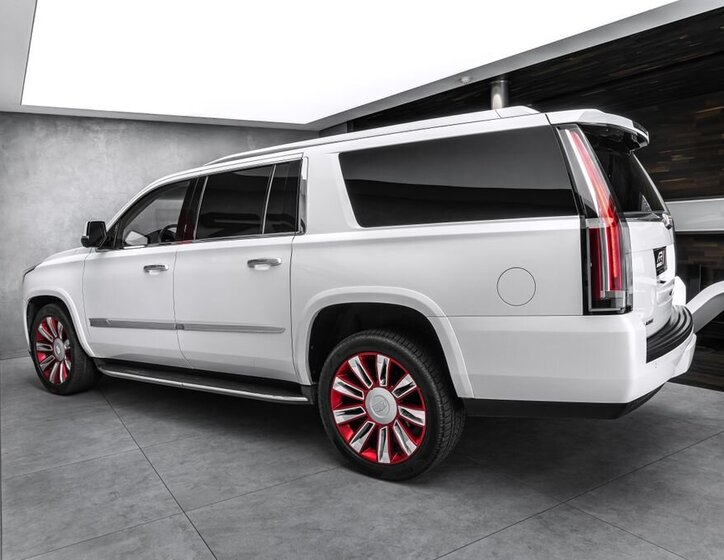 Cadillac Escalade SUV / Terénní 6,2 l 313 kw