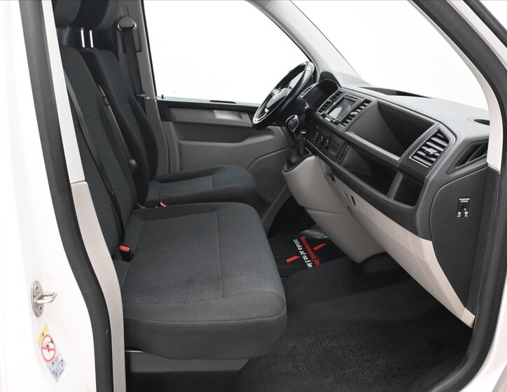 Volkswagen Transporter Skříň 2,0 l 110 kw