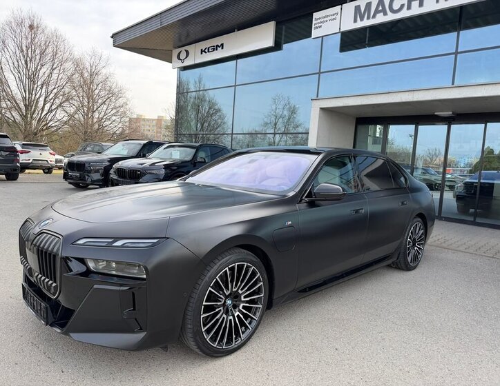 BMW Řada 7 Sedan / Limuzína 3,0 l 360 kw