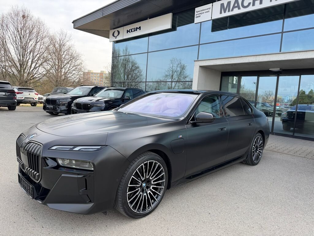 BMW Řada 7 Sedan / Limuzína 3,0 l 360 kw