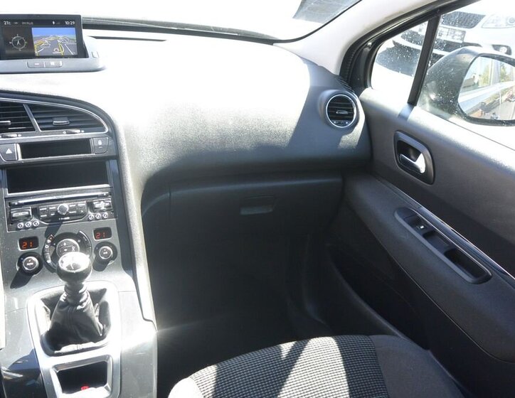 Peugeot 5008 MPV 1,6 l 88 kw