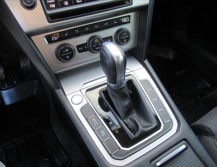 Volkswagen Passat 19