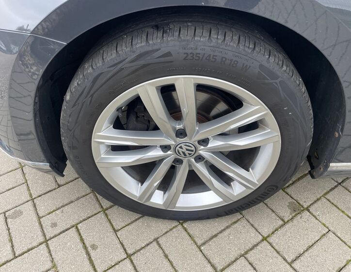Volkswagen Passat 40