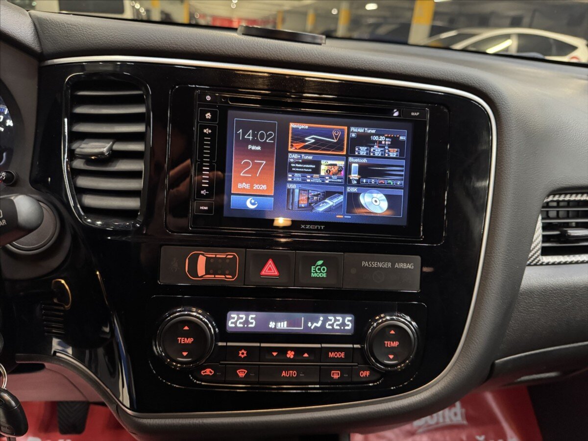 Mitsubishi Outlander SUV / Terénní 2,0 l 110 kw