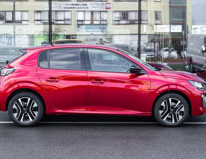 Peugeot 208 Hatchback 1,2 l 74 kw