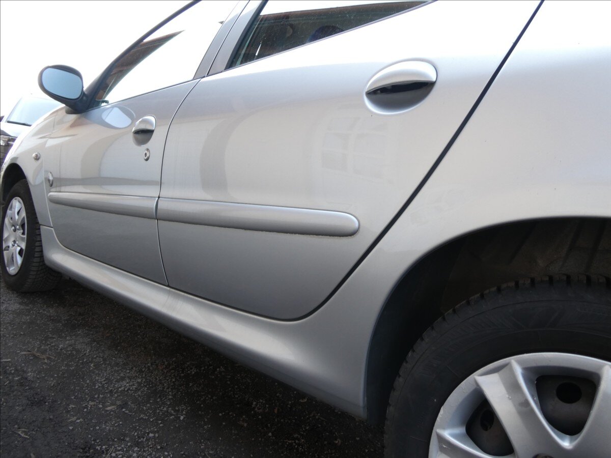 Peugeot 206 Hatchback 1,1 l 44 kw