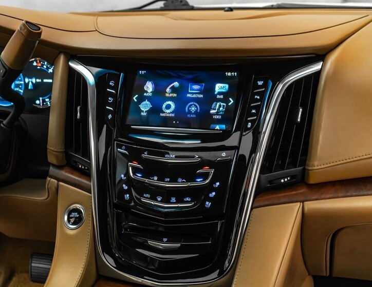 Cadillac Escalade SUV / Terénní 6,2 l 313 kw