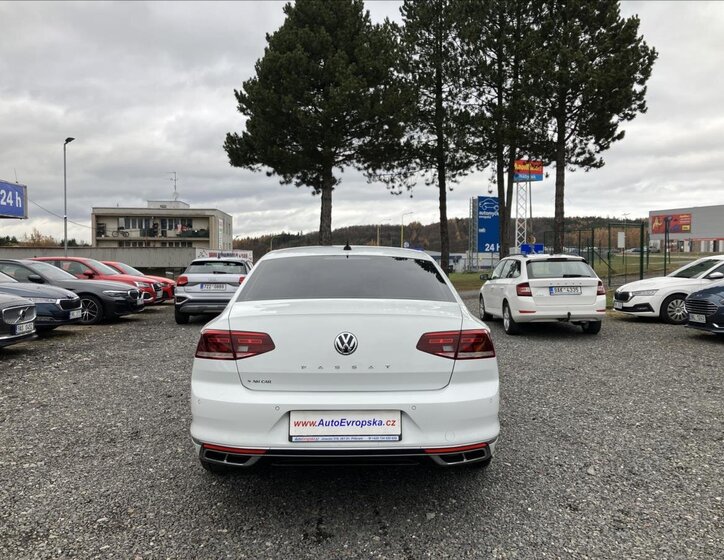 Volkswagen Passat Sedan / Limuzína 2,0 l 110 kw