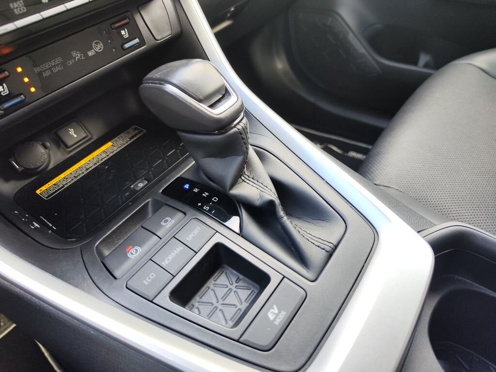 Toyota RAV4 SUV / Terénní 2,5 l 163 kw