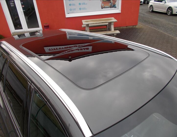 Volvo V60 Kombi 2,0 l 145 kw