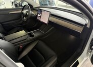 Tesla Model 3 Sedan / Limuzína 0,0 377 kw