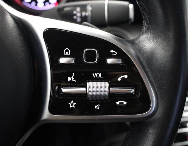 Mercedes-Benz Třídy E 19