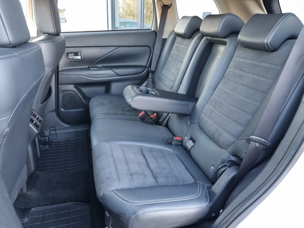 Mitsubishi Outlander SUV / Terénní 2,0 l 110 kw