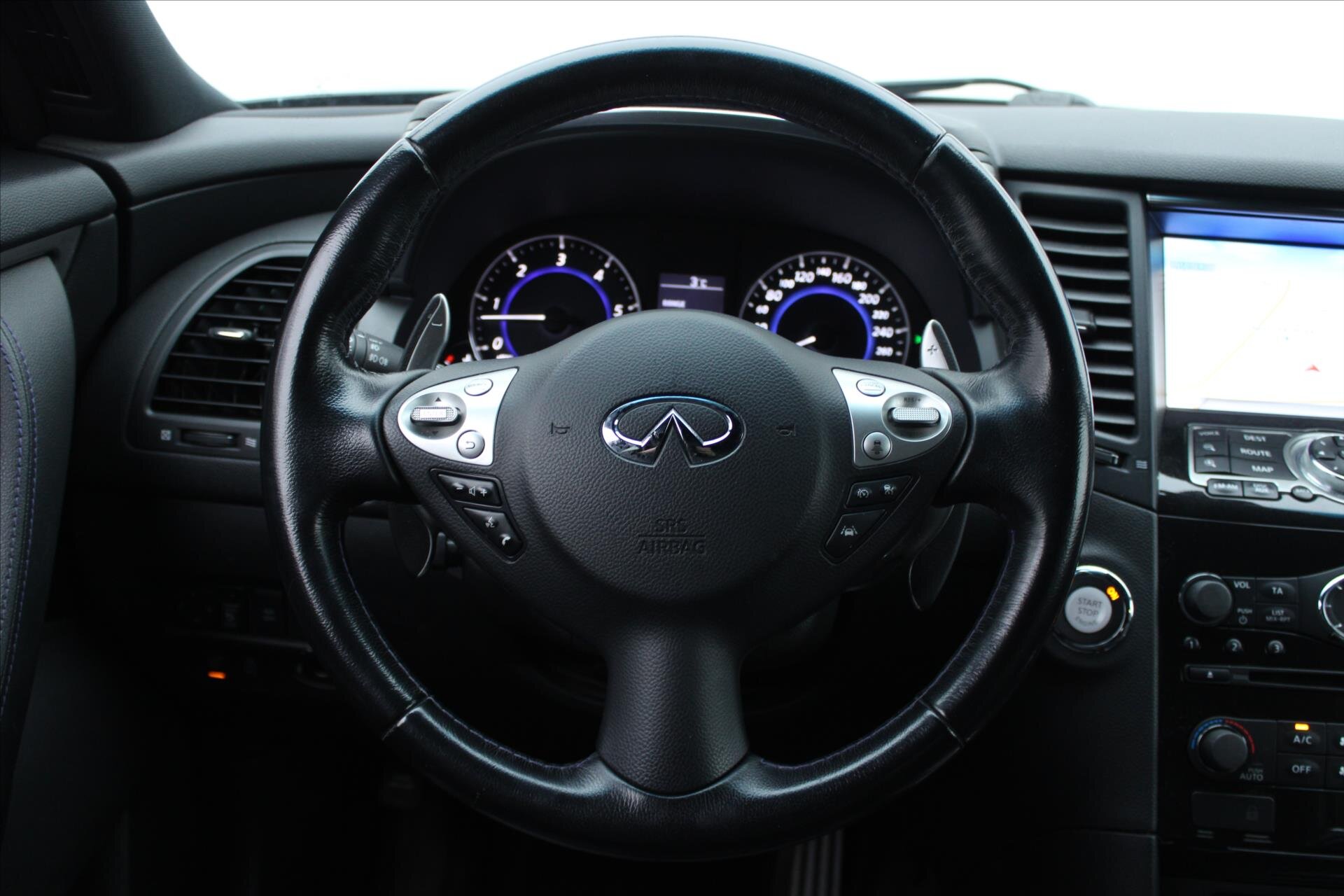 Infiniti QX70 SUV 3,0 l 175 kw