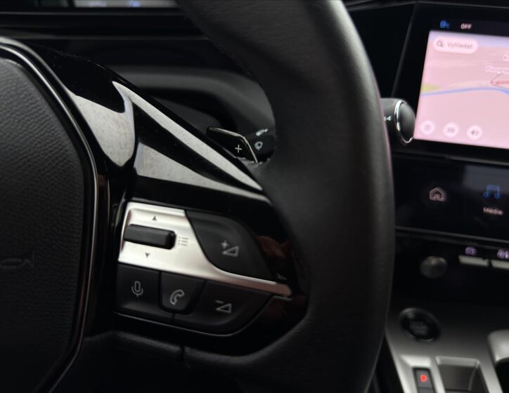 Peugeot 408 Liftback 1,2 l 96 kw