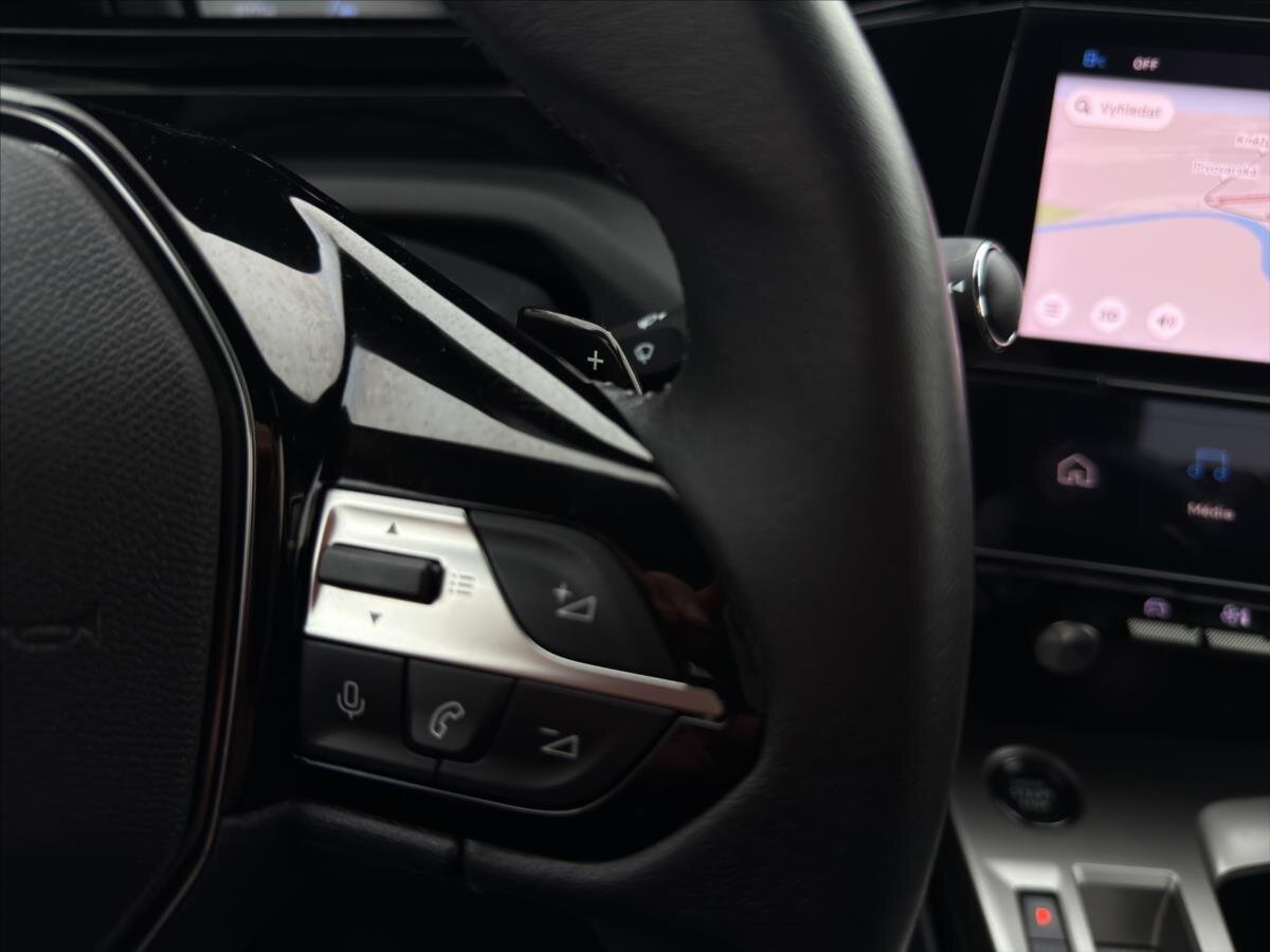 Peugeot 408 Liftback 1,2 l 96 kw