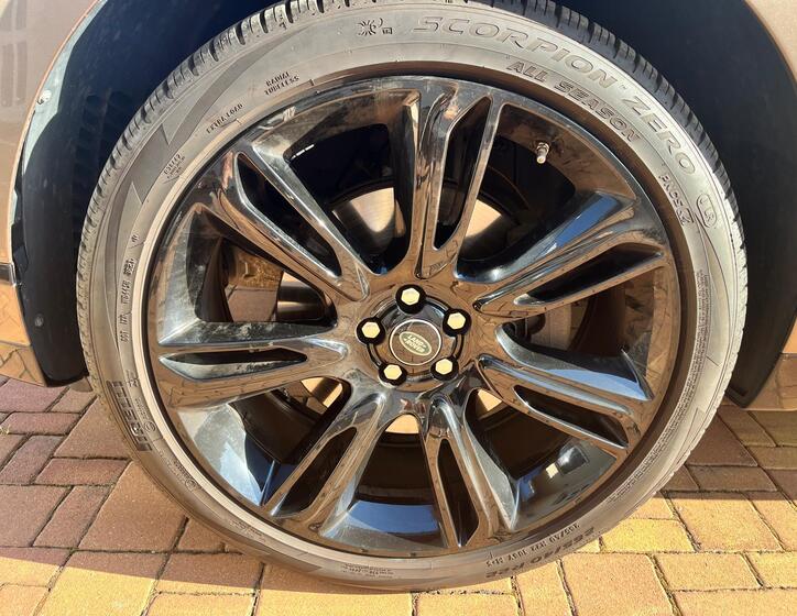 Land Rover Range Rover Velar 8