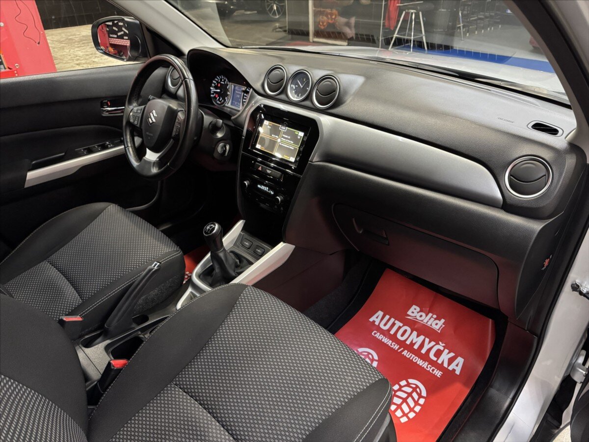 Suzuki Vitara SUV / Terénní 1,6 l 88 kw