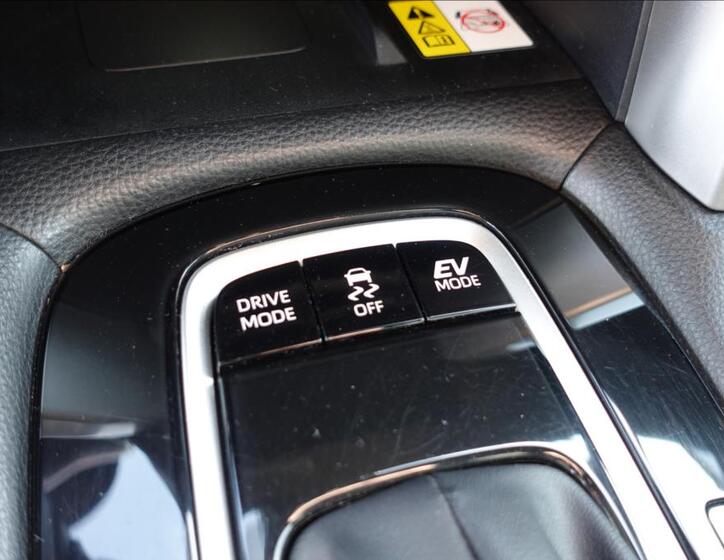 Toyota Corolla Cross 22