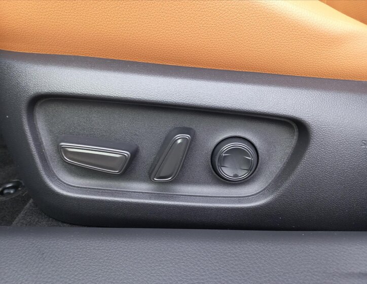 Toyota Camry Sedan 2,5 l 137 kw