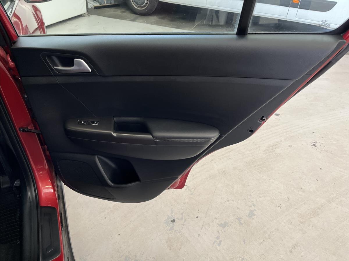 KIA Sportage SUV / Terénní 2,0 l 100 kw