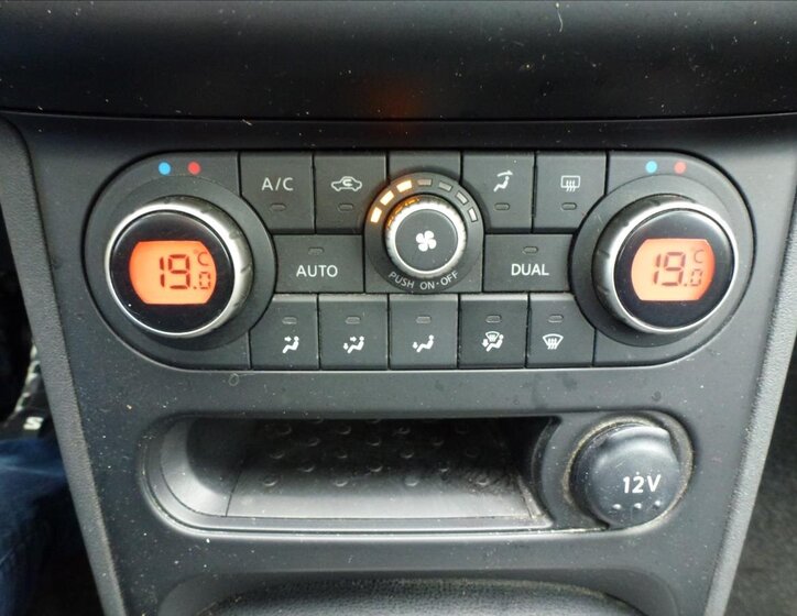 Nissan Qashqai SUV / Terénní 2,0 l 104 kw