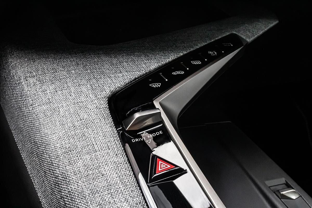 Peugeot 3008 SUV / Terénní 1,2 l 107 kw