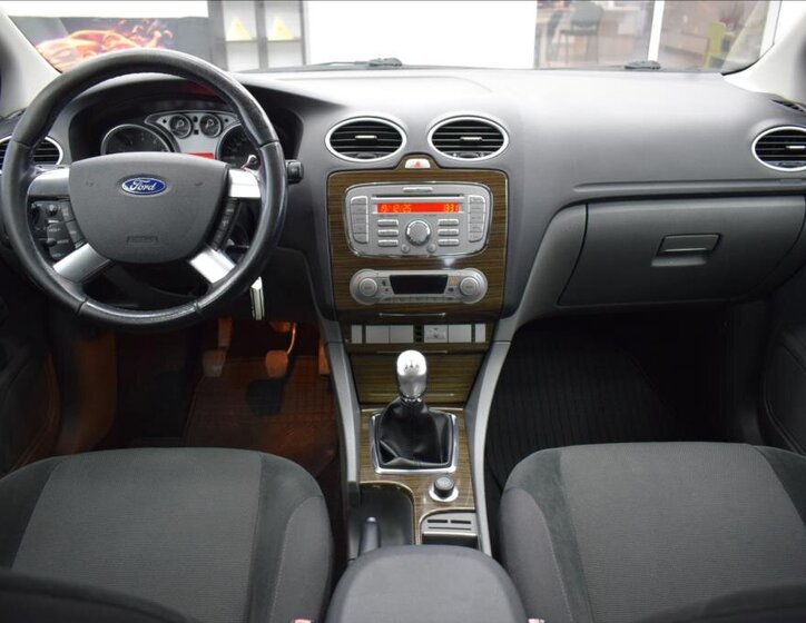 Ford Focus 16
