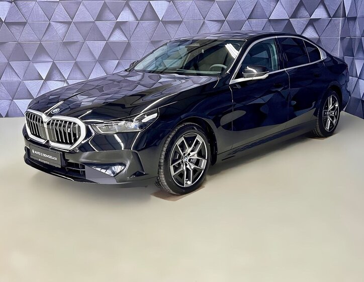 BMW Ostatní Sedan / Limuzína 0,0 290 kw