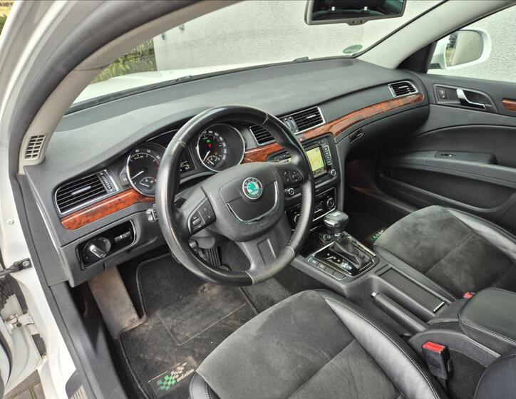 Škoda Superb 12