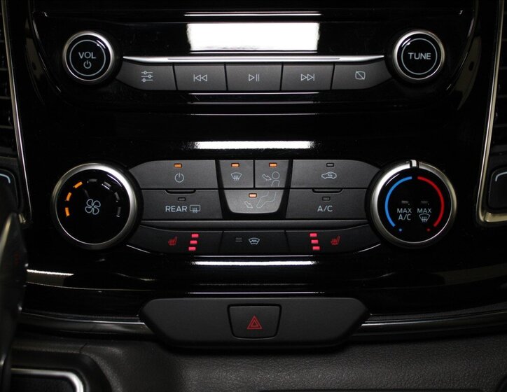 Ford Tourneo Custom MPV 2,0 l 136 kw