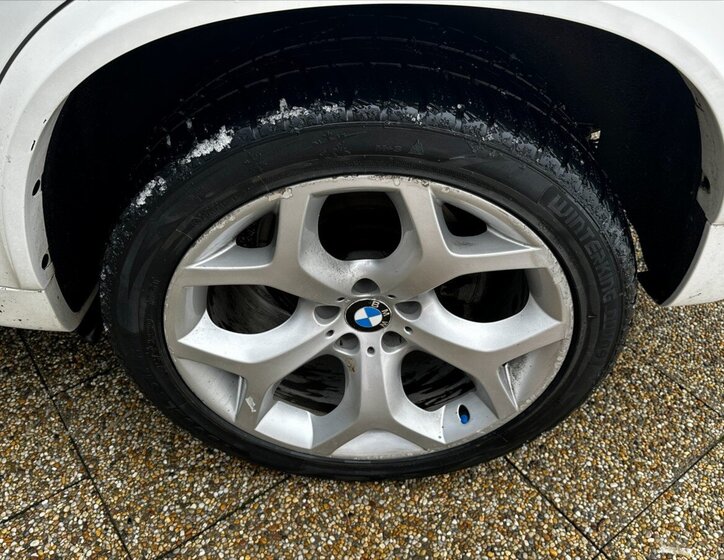 BMW X5 Kombi 3,0 l 180 kw