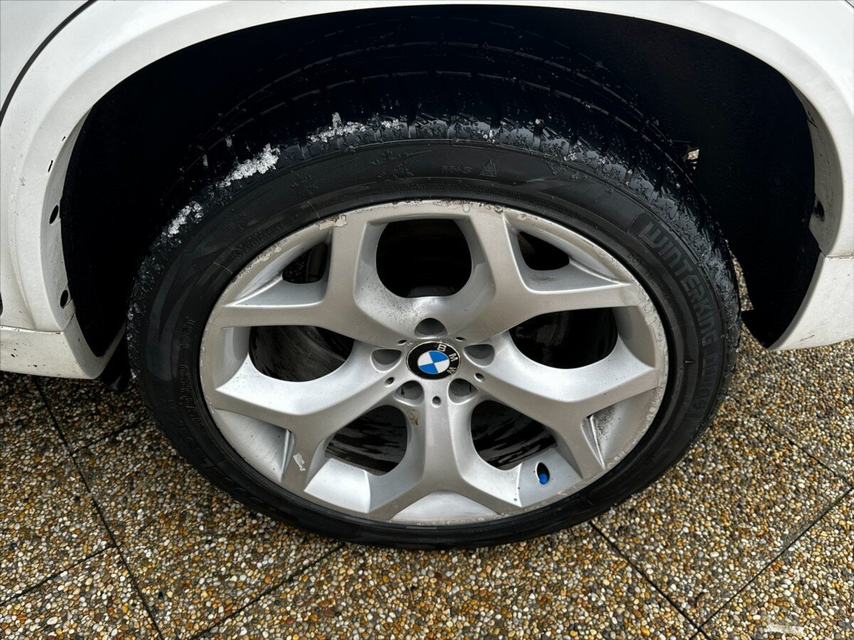 BMW X5 Kombi 3,0 l 180 kw