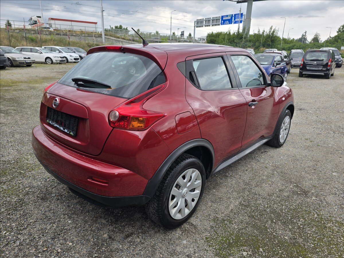 Nissan Juke CUV / Crossover 1,6 l 86 kw