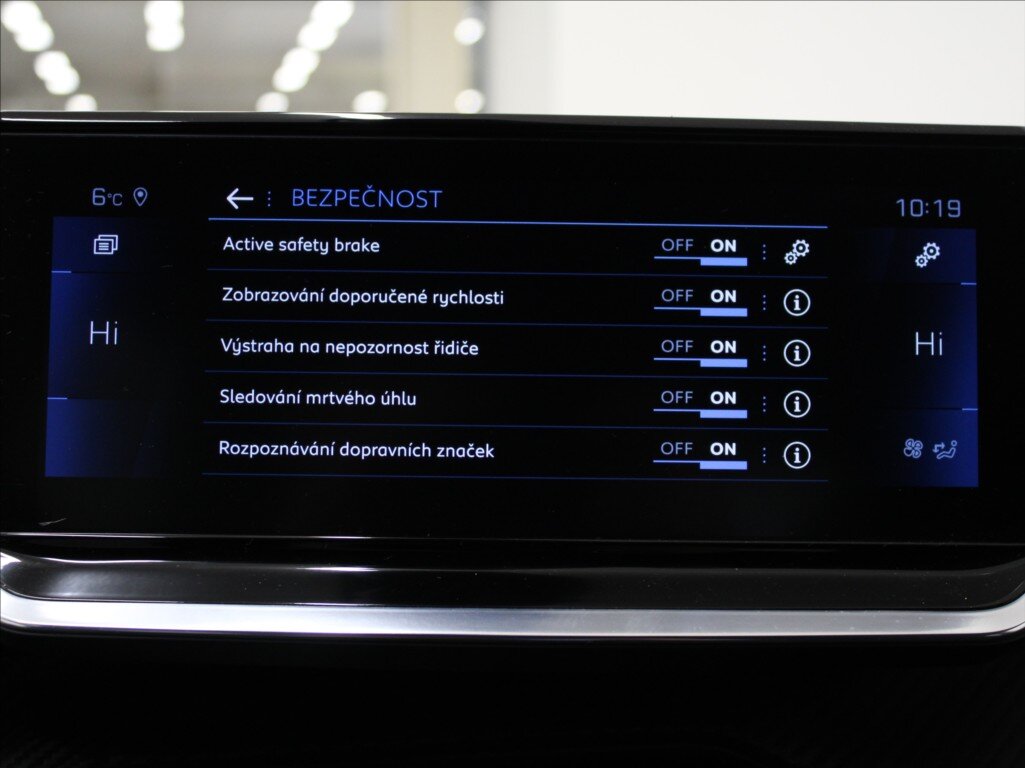 Peugeot 208 Hatchback 1,2 l 74 kw