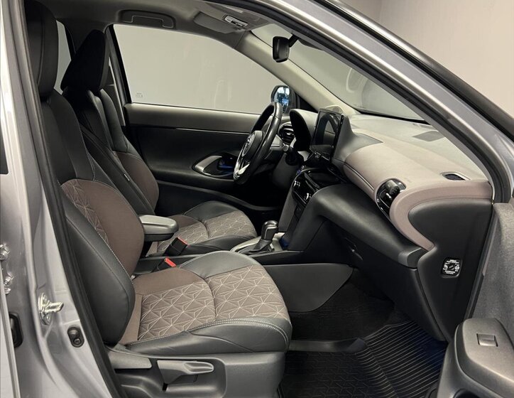 Toyota Yaris Cross 10