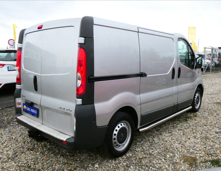 Opel Vivaro 6