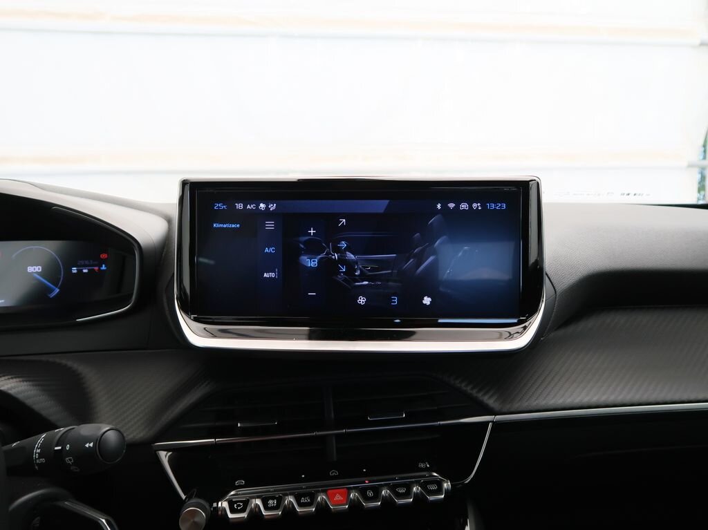 Peugeot 2008 SUV / Terénní 1,2 l 74 kw