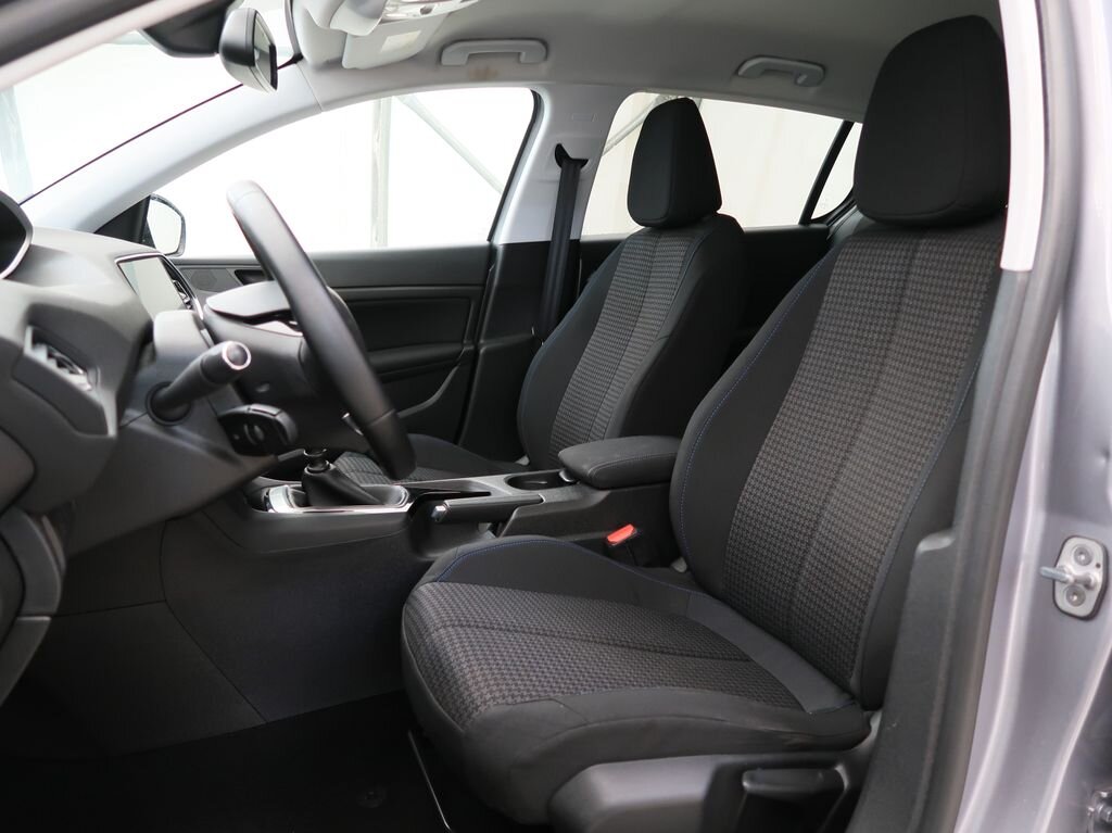 Peugeot 308 Hatchback 1,2 l 81 kw