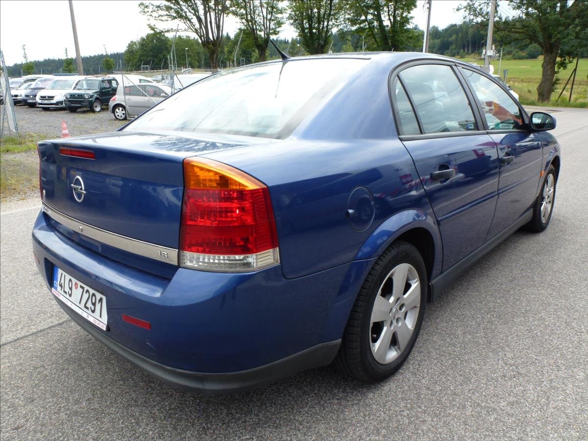 Opel Vectra Sedan / Limuzína 1,8 l 90 kw