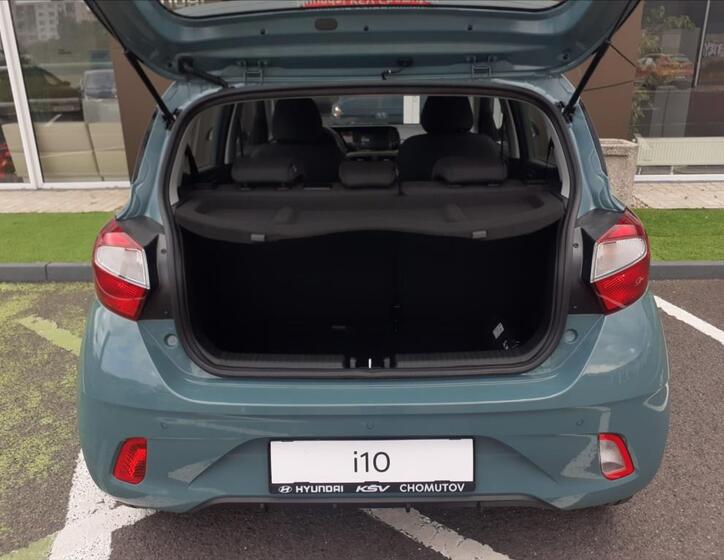 Hyundai i10 12