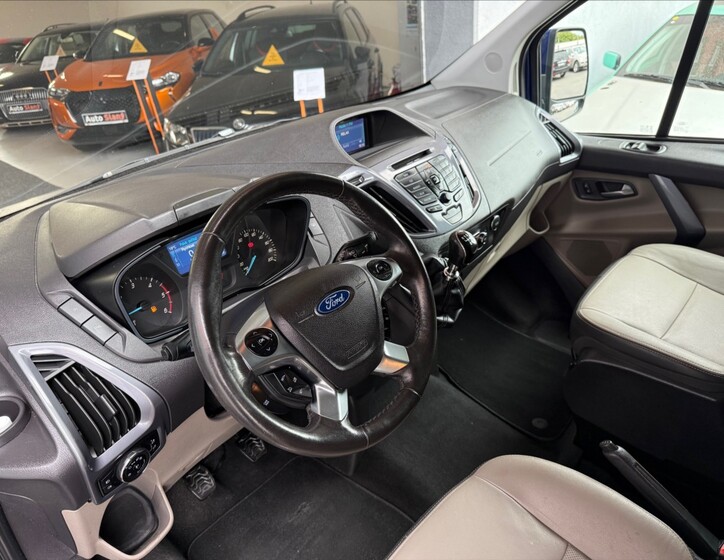Ford Transit Custom 10