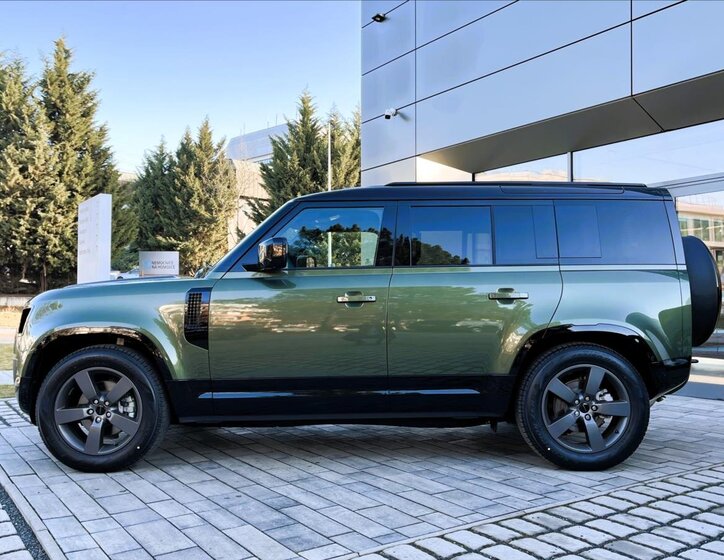 Land Rover Defender SUV / Terénní 3,0 l 183 kw
