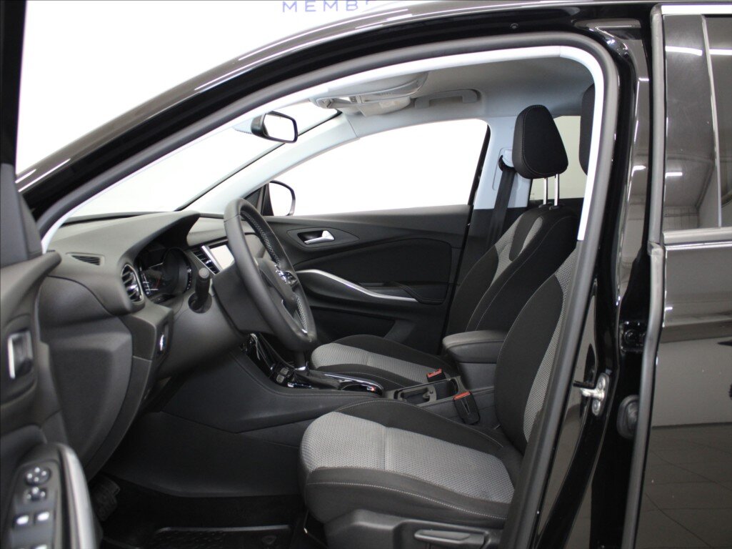 Opel Grandland X SUV / Terénní 1,2 l 96 kw