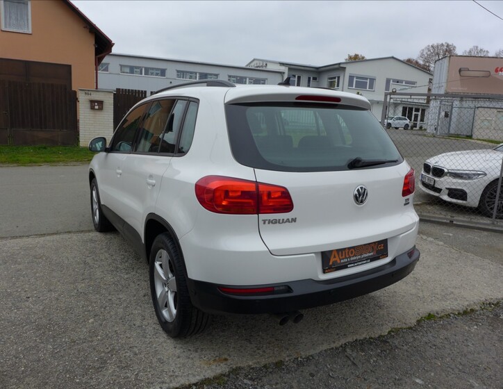 Volkswagen Tiguan 8