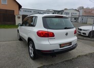 Volkswagen Tiguan 8